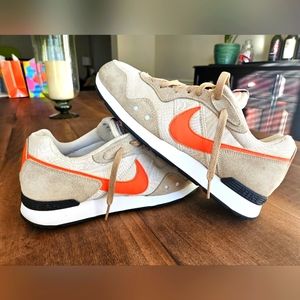 Nike Venture Runner - Rattan Orange